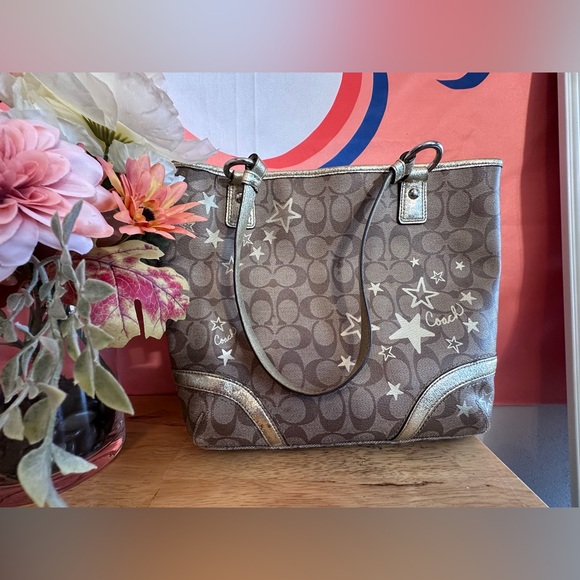 Vintage coach over the shoulder bag tan with gold stars - Picture 4 of 8